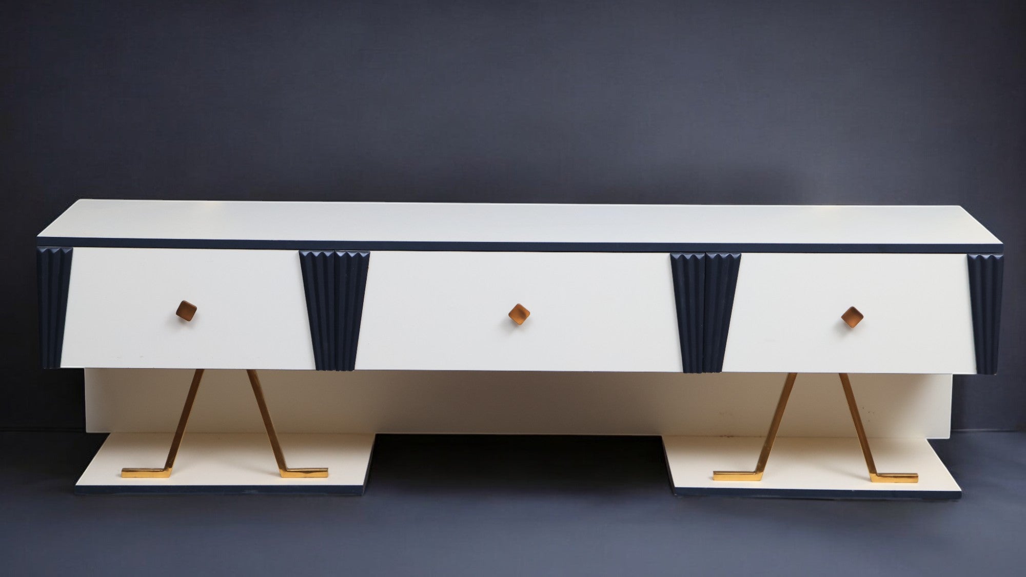 ترابيزة تليفزيون 163