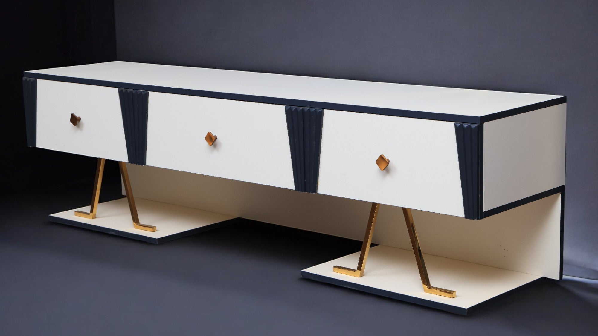 ترابيزة تليفزيون 163