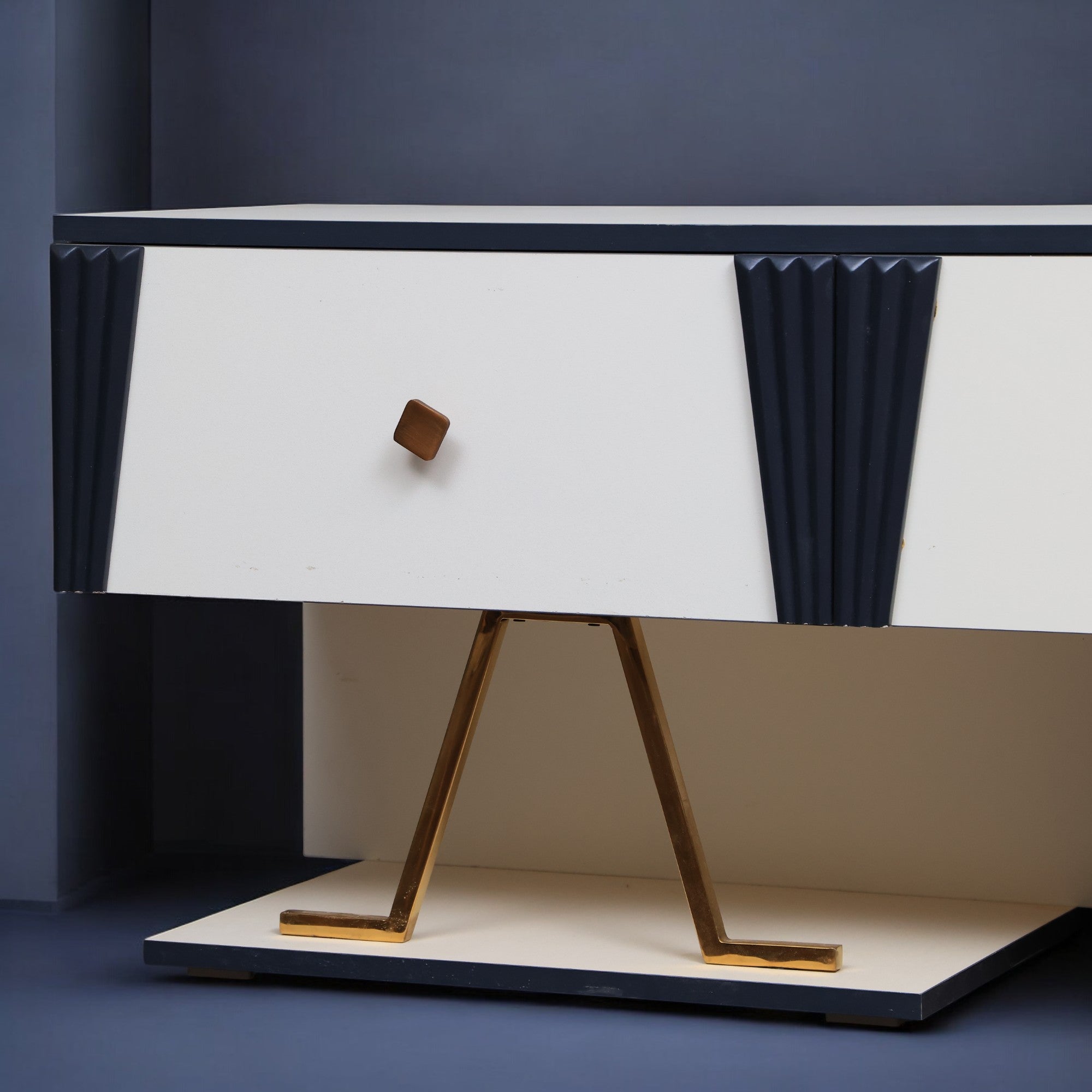 ترابيزة تليفزيون 163