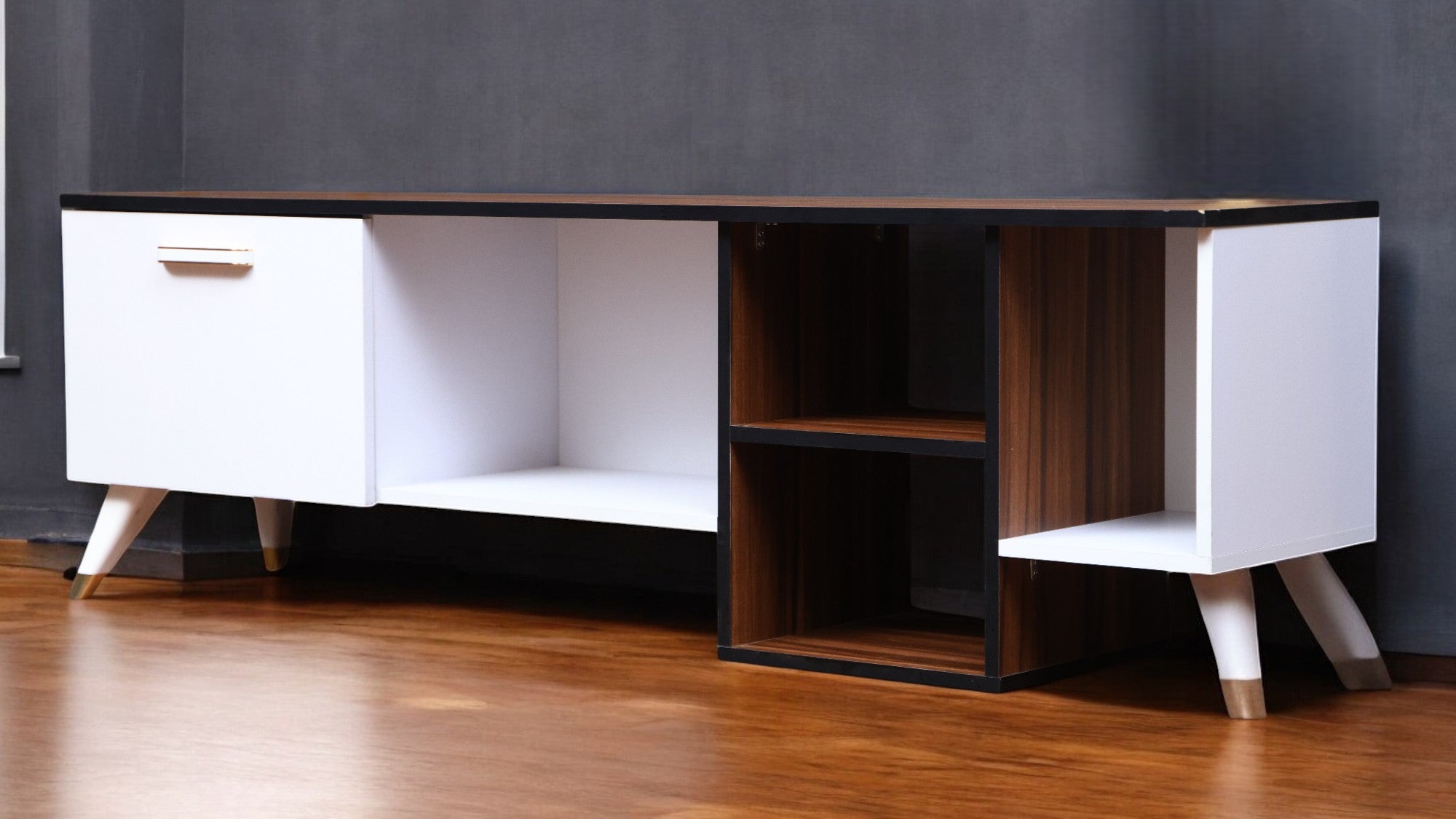 ترابيزة تليفزيون 187