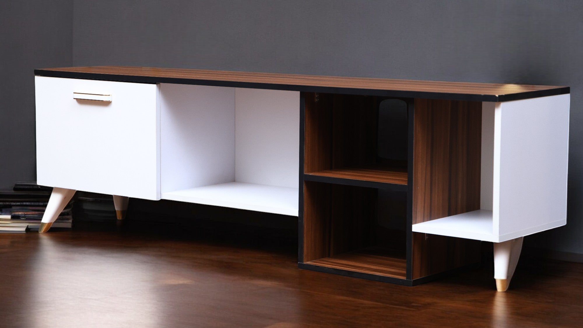 ترابيزة تليفزيون 187