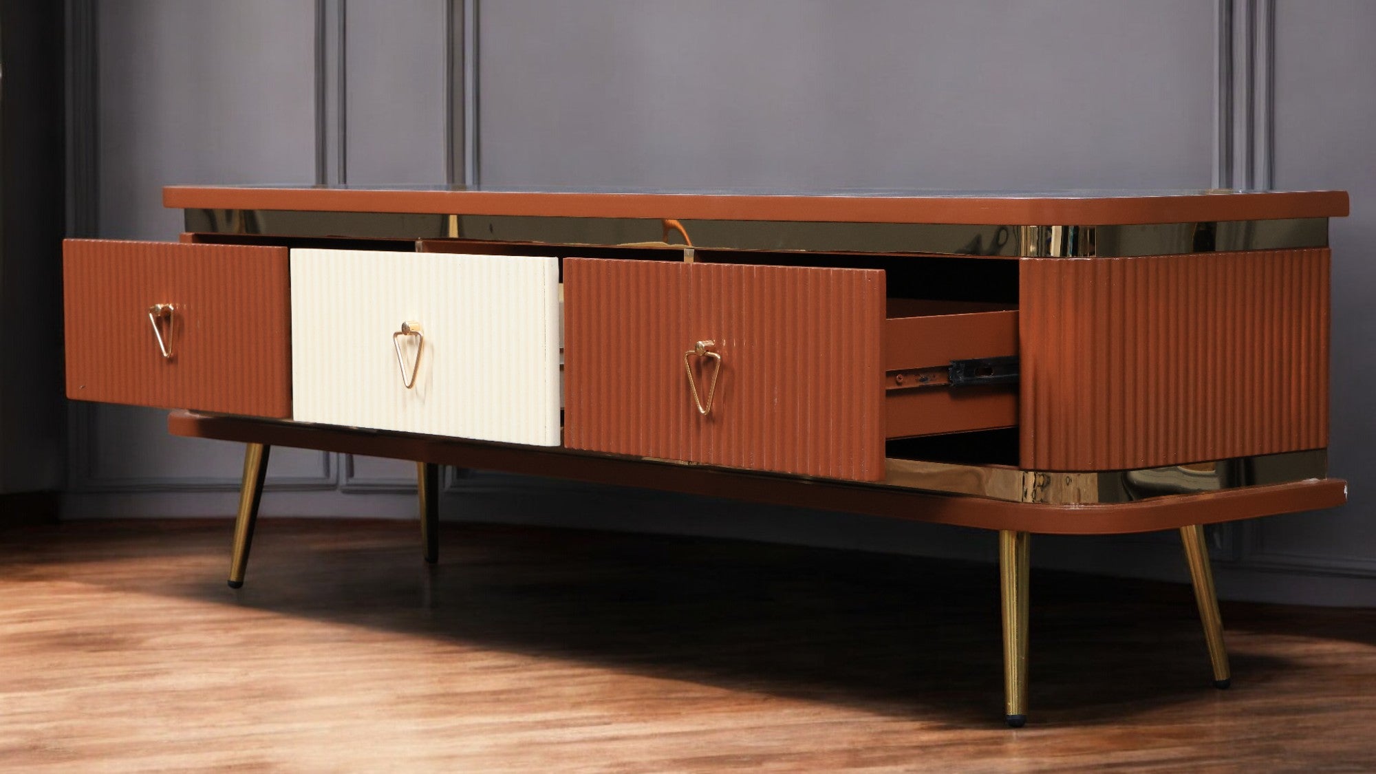 ترابيزة تليفزيون 165