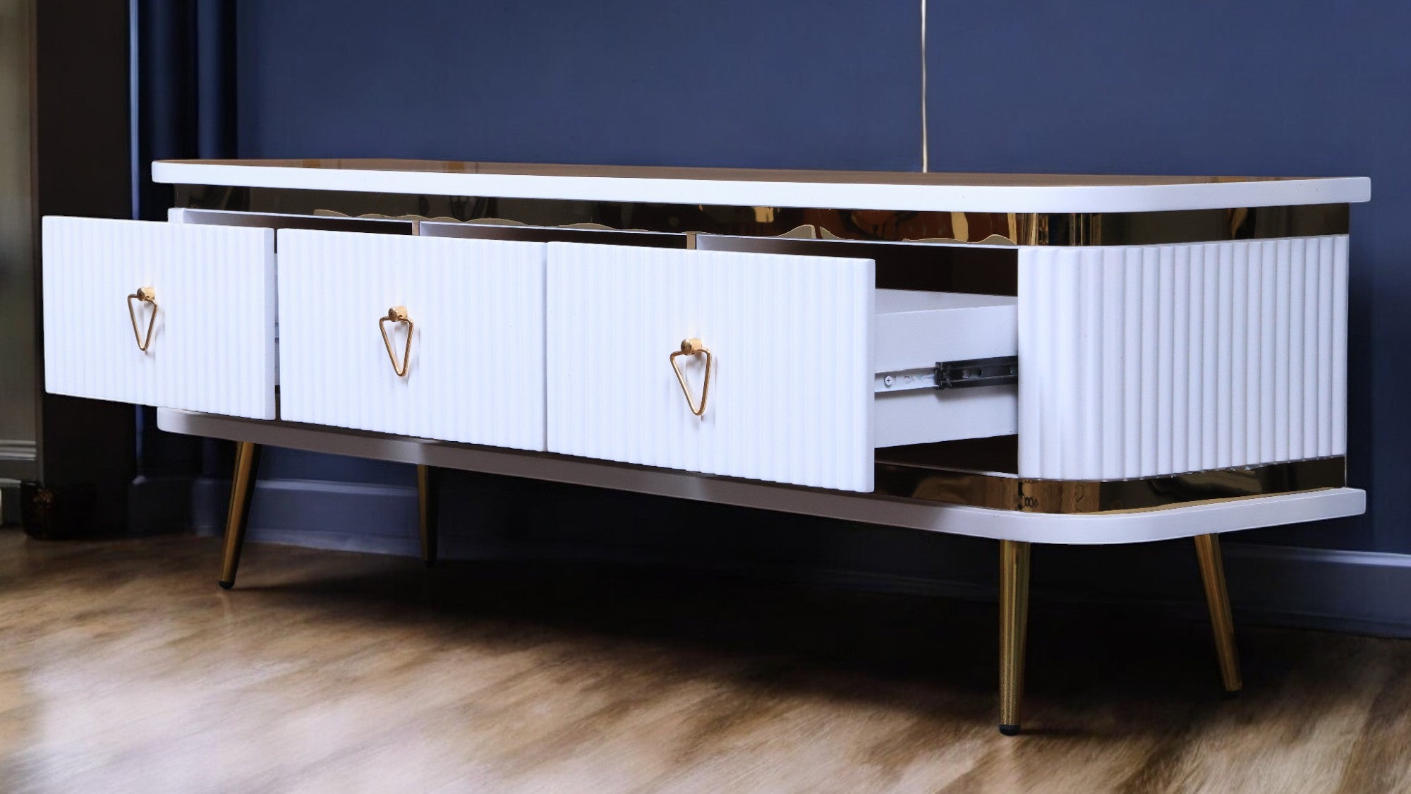 ترابيزة تليفزيون 166