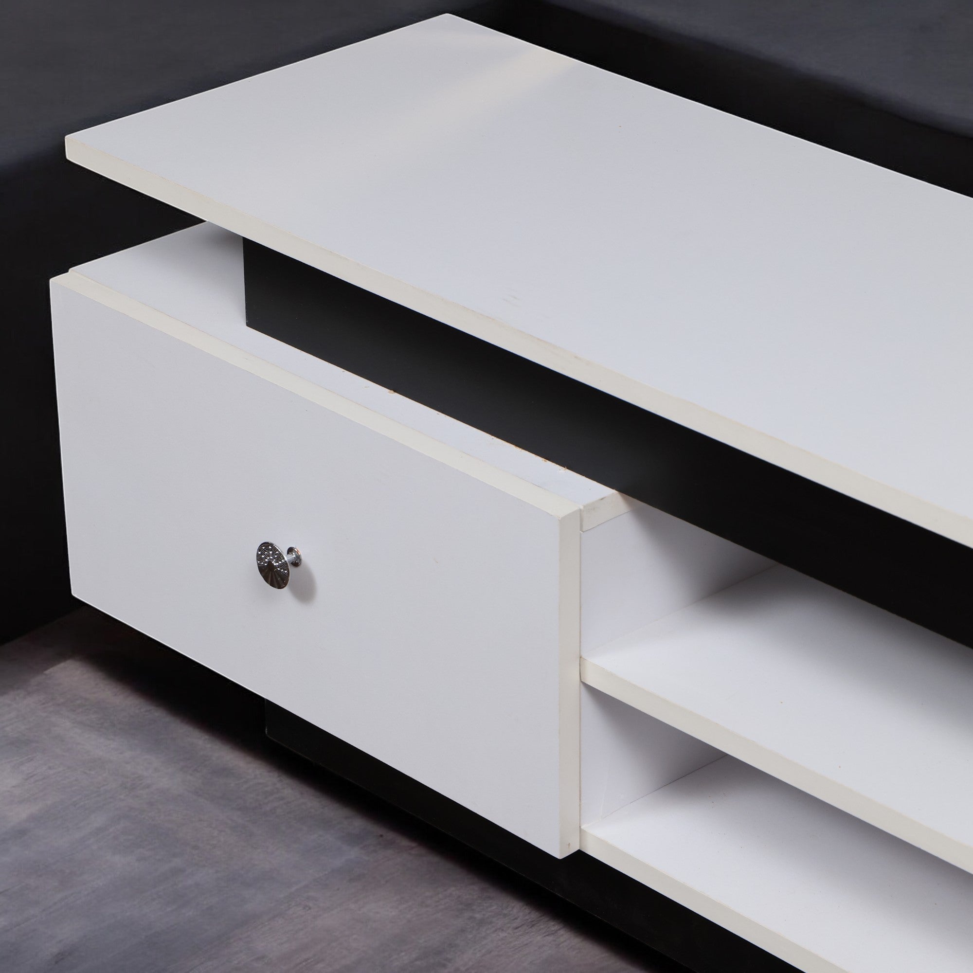 ترابيزة تليفزيون 161