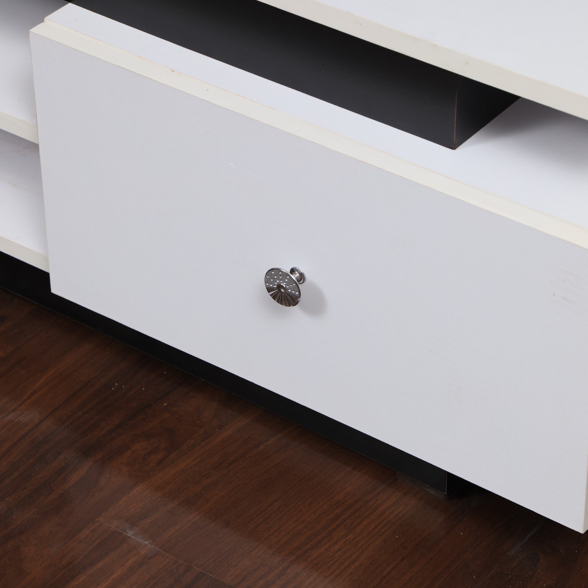 ترابيزة تليفزيون 161