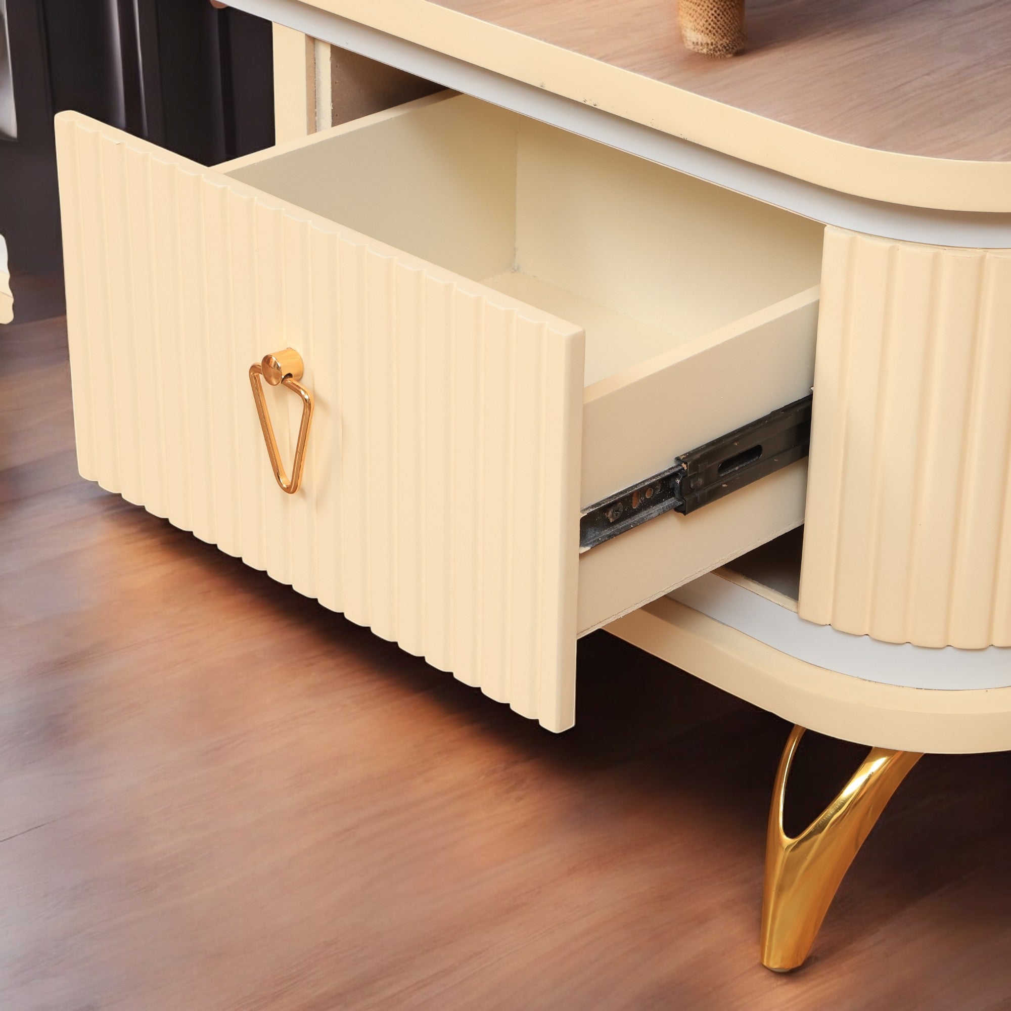 ترابيزة تليفزيون 153