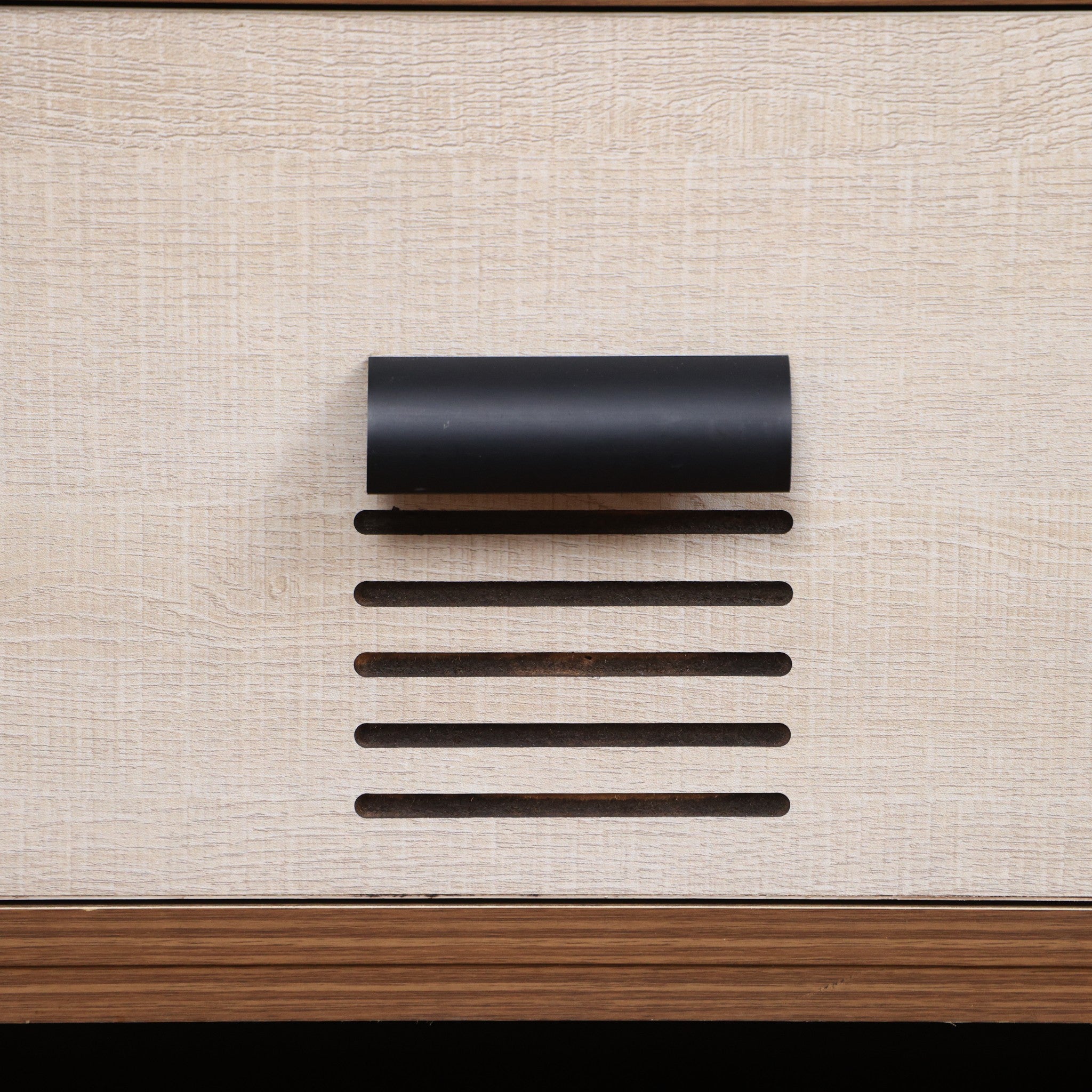 ترابيزة تليفزيون 183