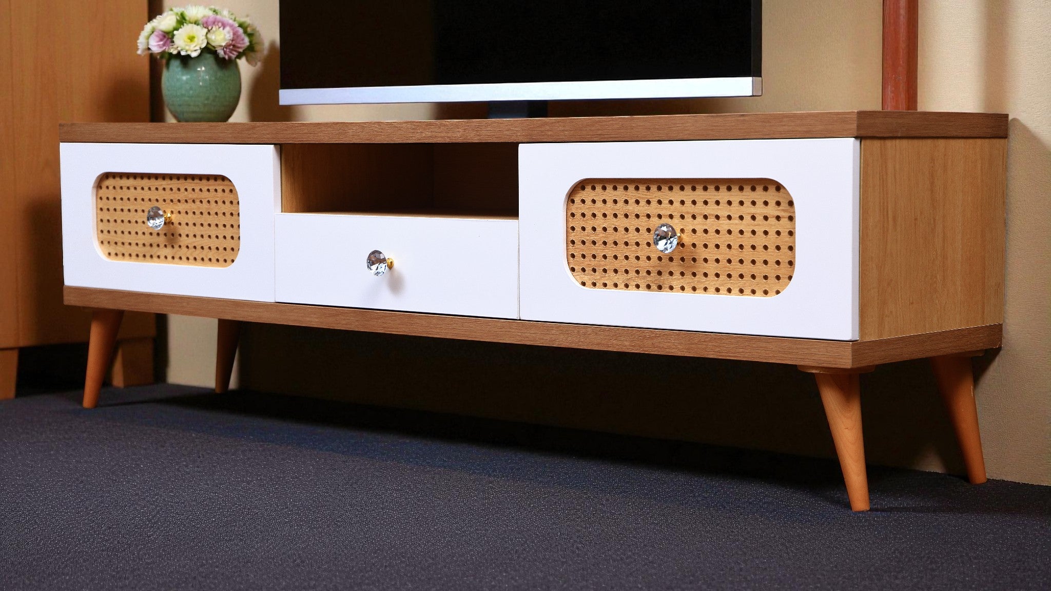 ترابيزة تليفزيون 201