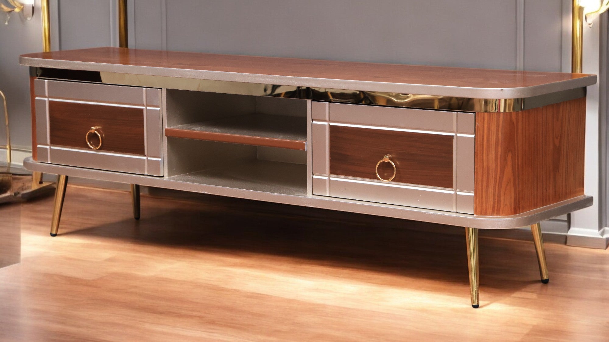 ترابيزة تليفزيون 168