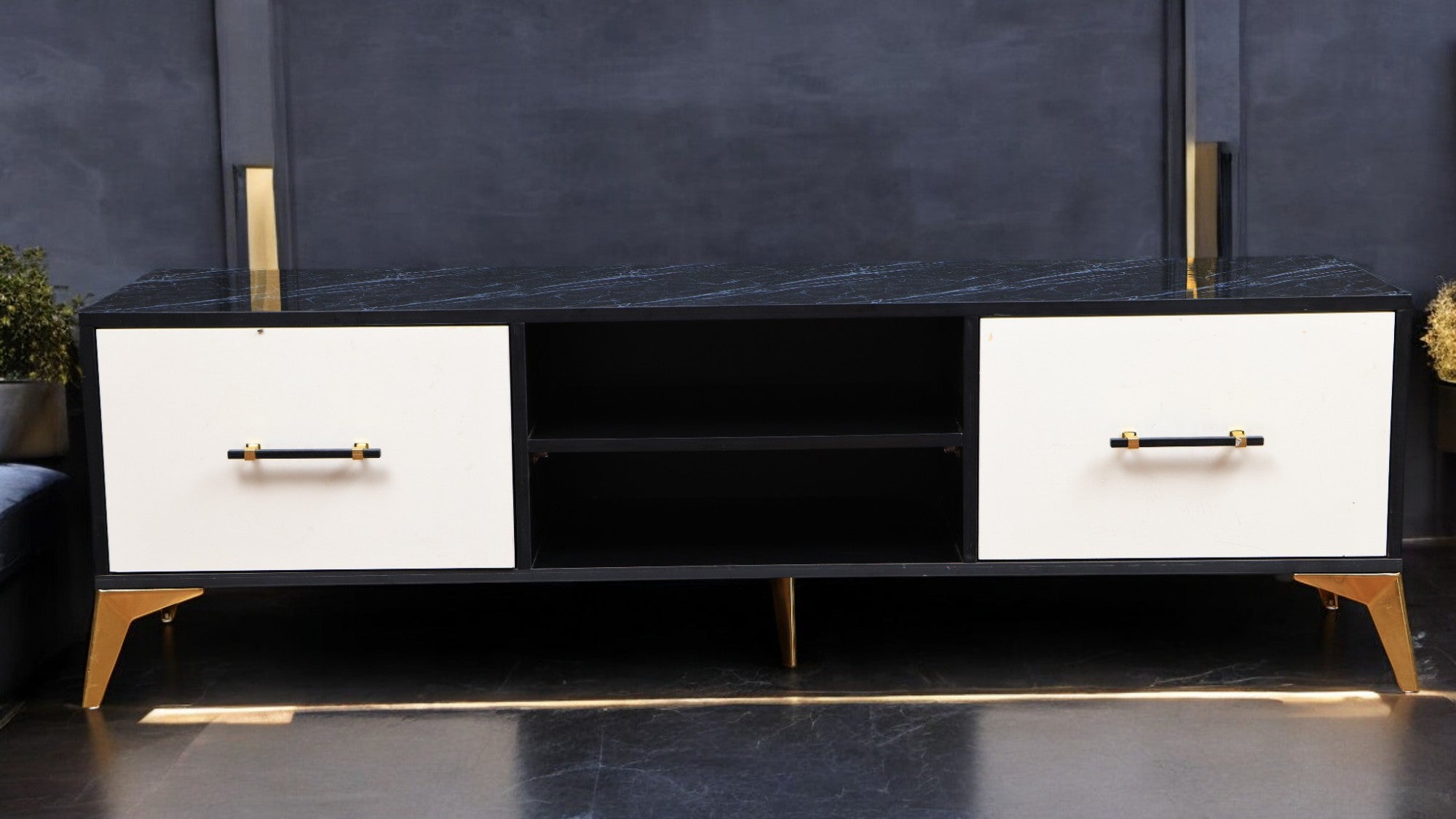 ترابيزة تليفزيون 181