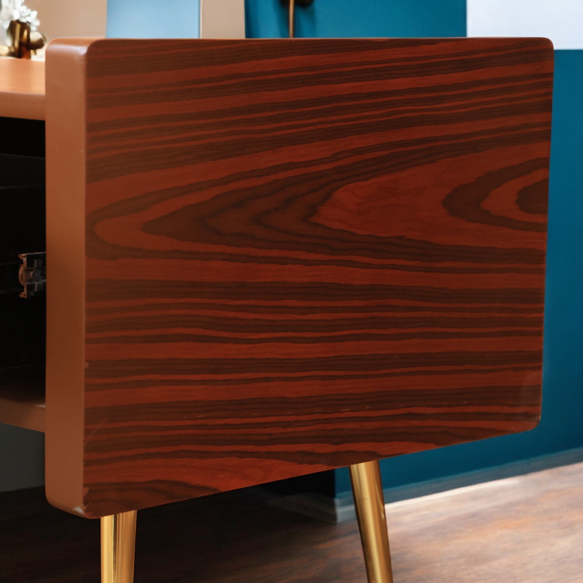 ترابيزة تليفزيون 158