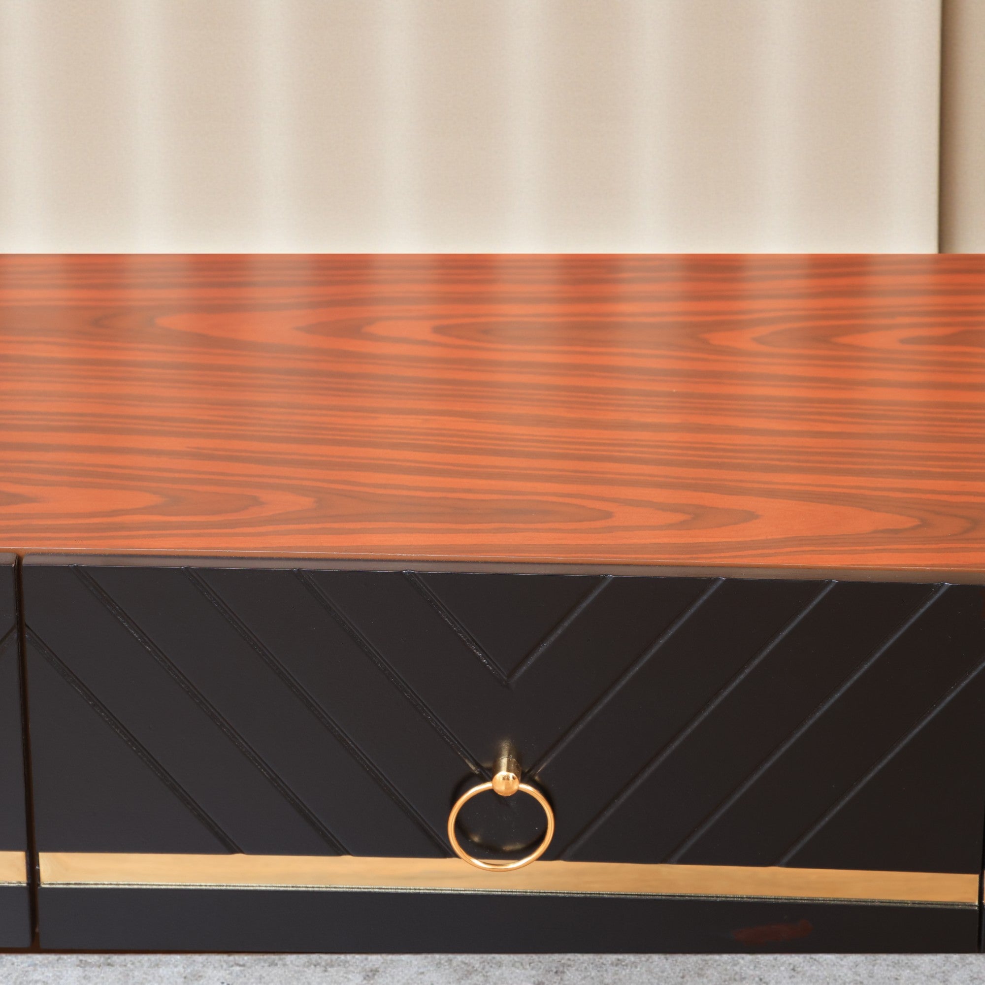 ترابيزة تليفزيون 158