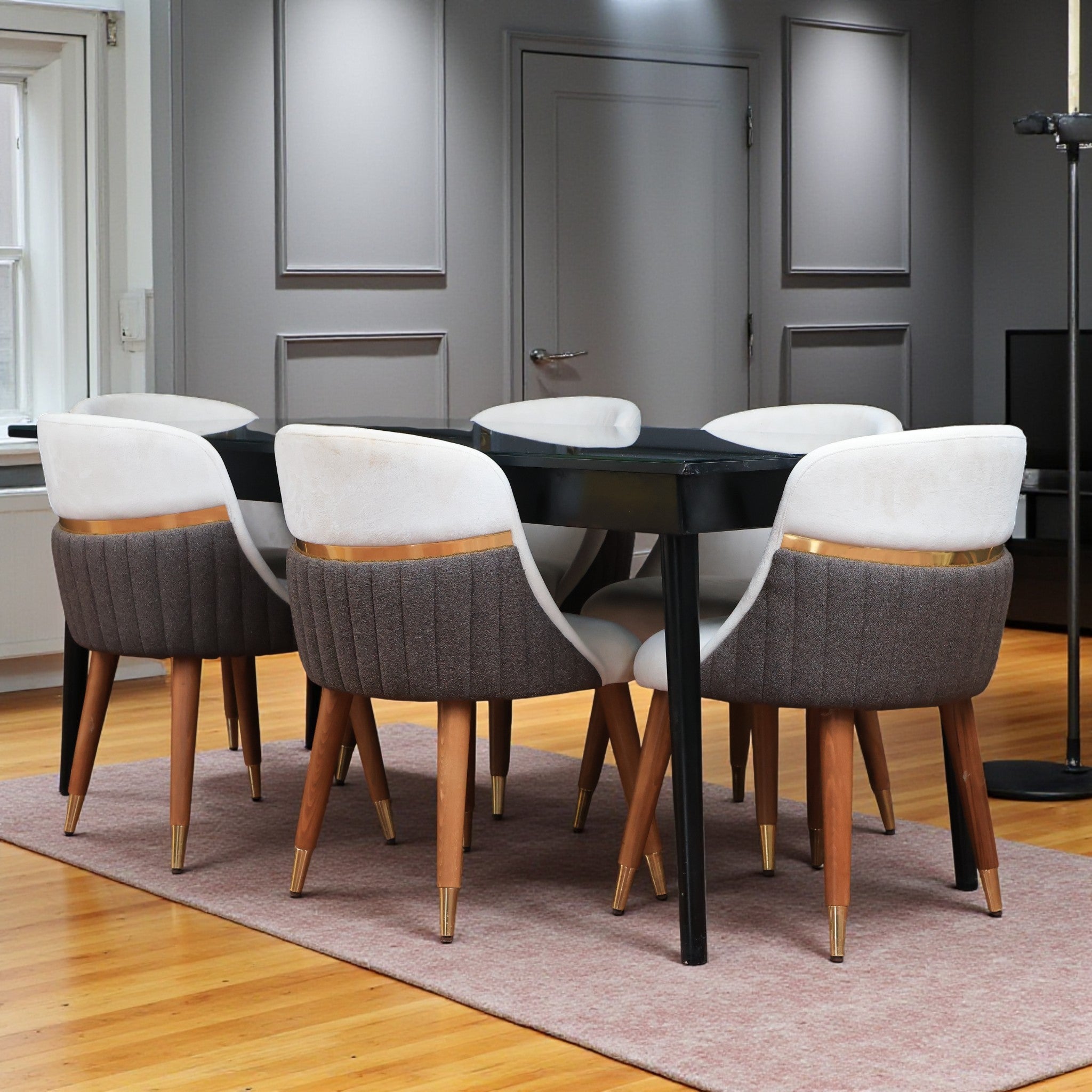 غرفة سفرة 327