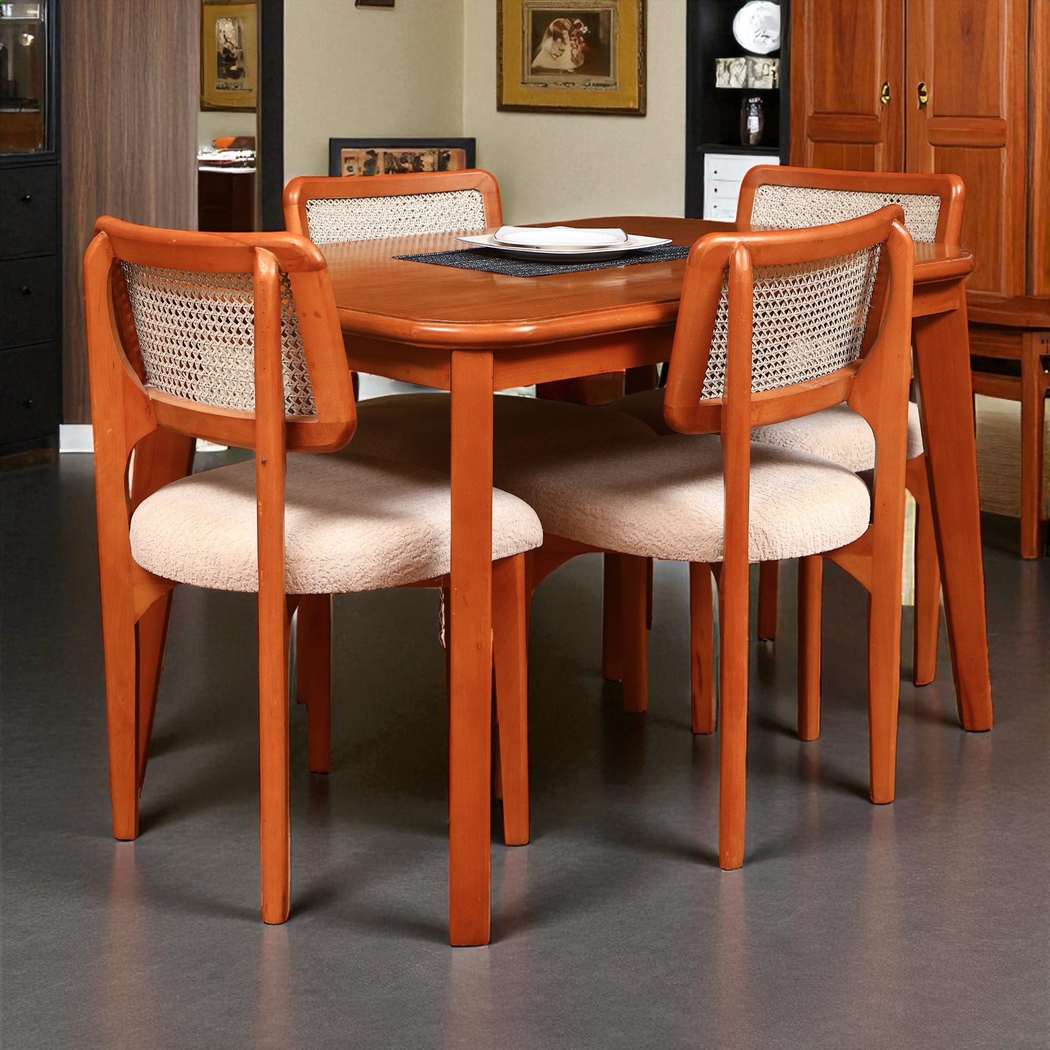 ترابيزة سفرة 558