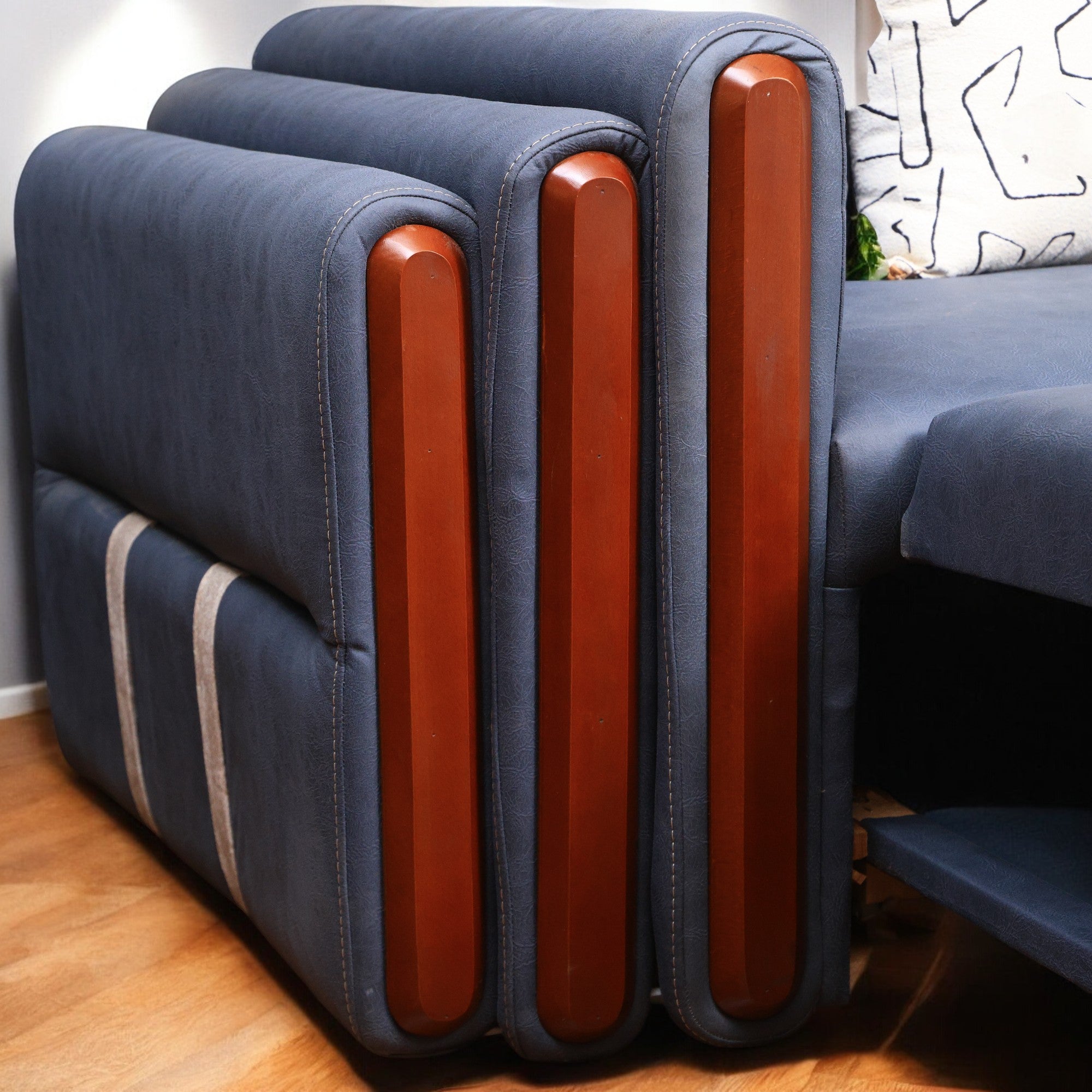 ركنة سرير وسحارة 316