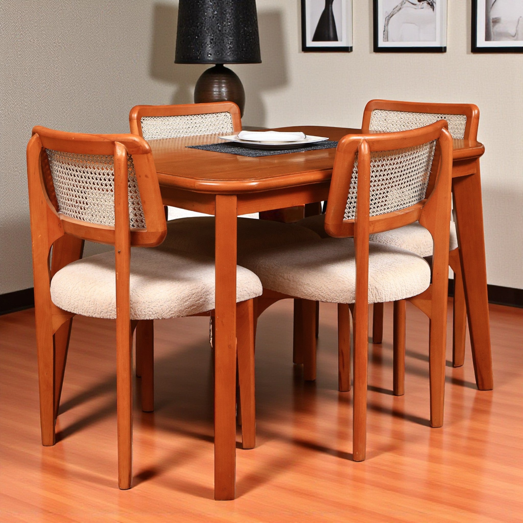 ترابيزة سفرة 558