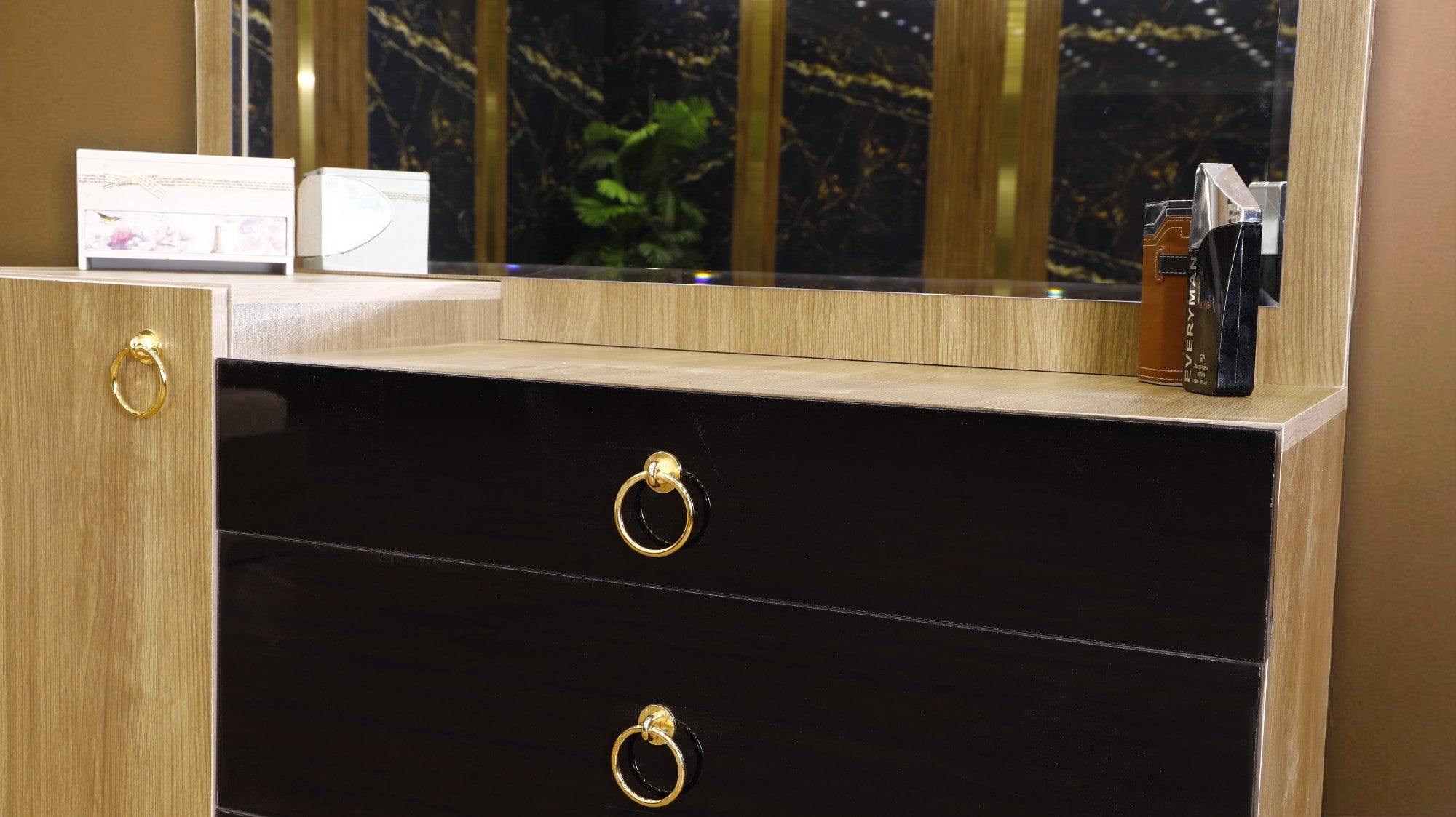 غرفة نوم ماستر 241