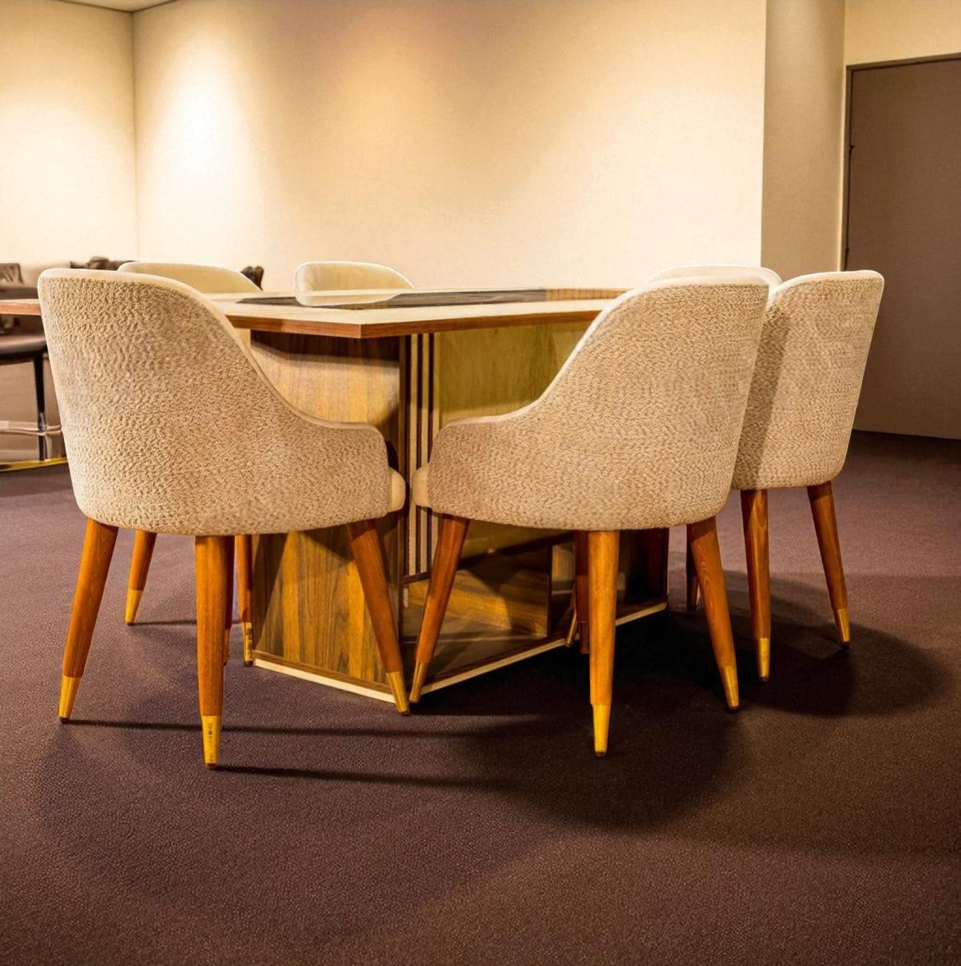 غرفة سفرة 302